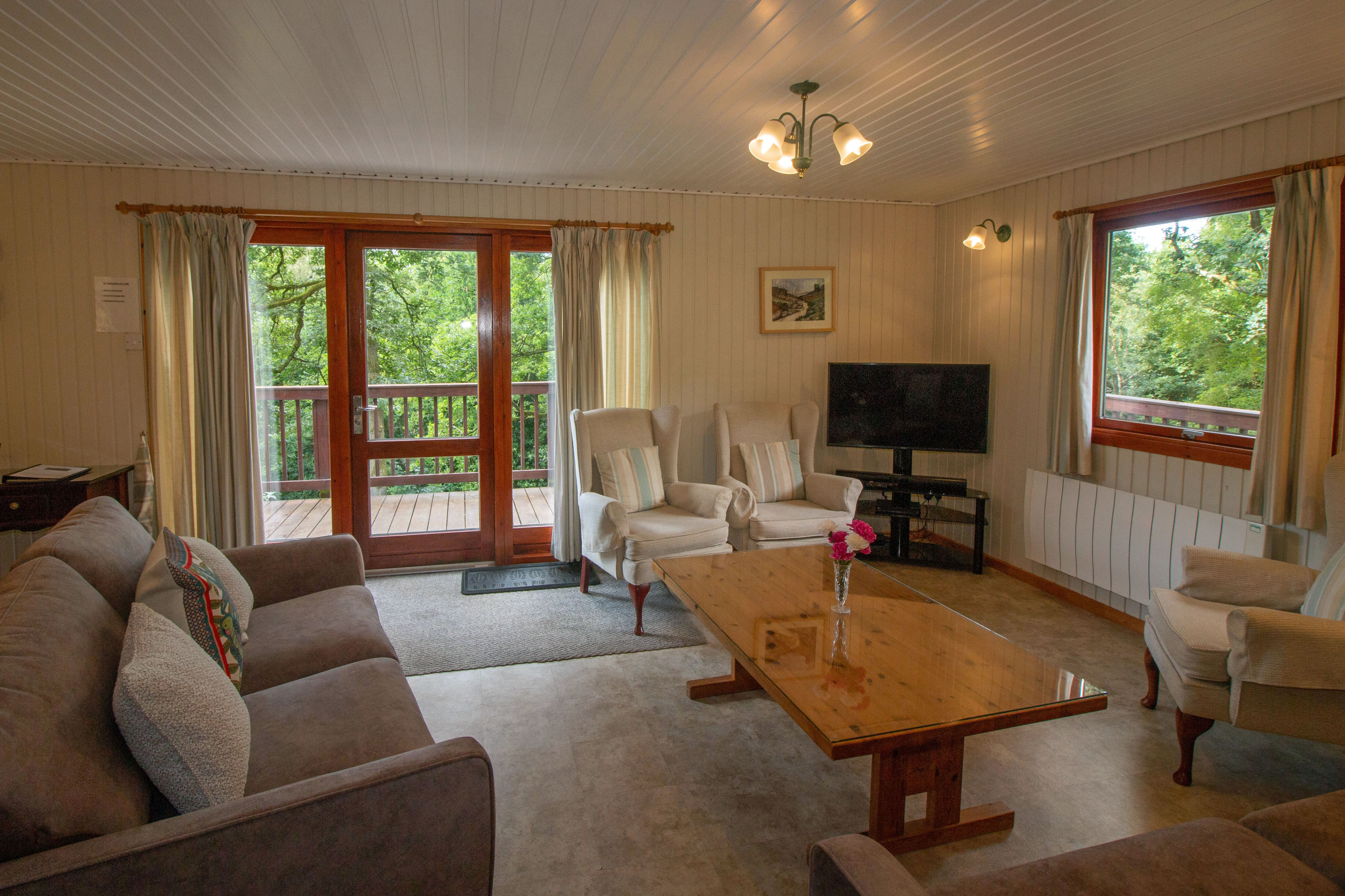 Fern Crag lounge - Dog friendly self catering lodge