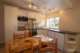 Byre kitchen 6 2023.jpg