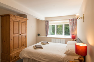 Byre bedroom Nidderdale.jpg