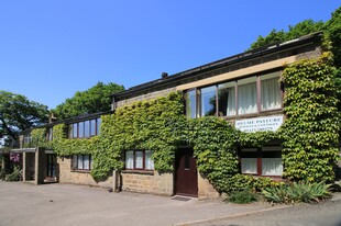 Front view, self catering holiday cottages, Harrogate.jpg